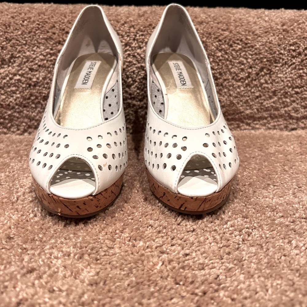 STEVE MADDEN VISIBLE WOMENS HEELS WEDGE SANDALS LEATHER WHITE SIZE 7 PEEP TOE - Picture 10 of 11